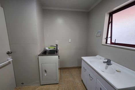 Photo of property in 53c Woodglen Road, Glen Eden, Auckland, 0602