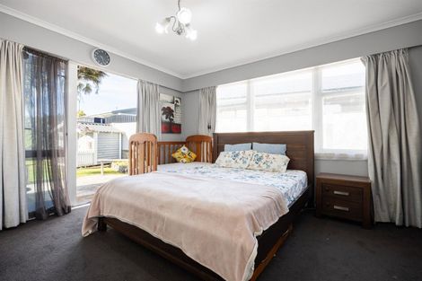 Photo of property in 15 Livingstone Avenue, Nawton, Hamilton, 3200