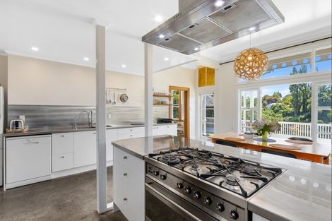 Photo of property in 21 May Avenue, Hospital Hill, Napier, 4110