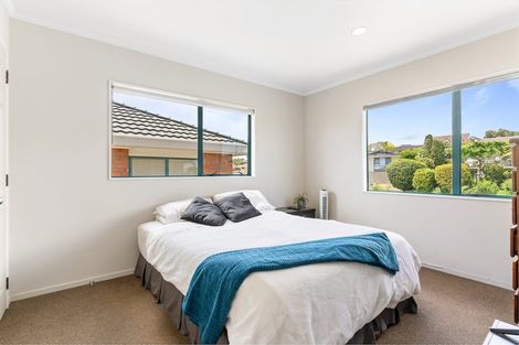 Photo of property in 33b Dalwhinnie Parade, Highland Park, Auckland, 2010