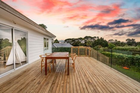 Photo of property in 70 Harmel Road, Glendene, Auckland, 0602
