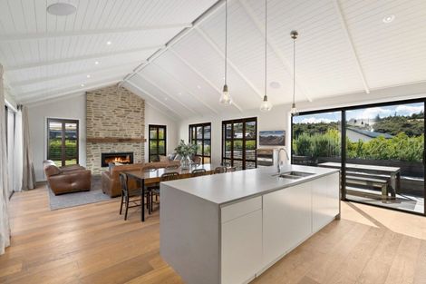 Photo of property in 2 Avalanche Place, Wanaka, 9305