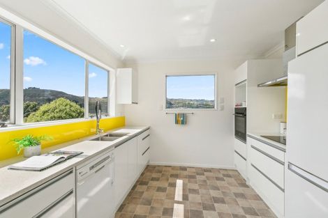 Photo of property in 27 Turriff Crescent, Tawa, Wellington, 5028