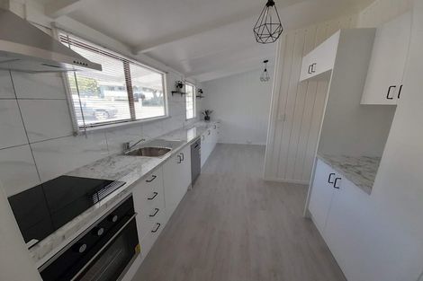 Photo of property in 60 Norana Road, Timberlea, Upper Hutt, 5018