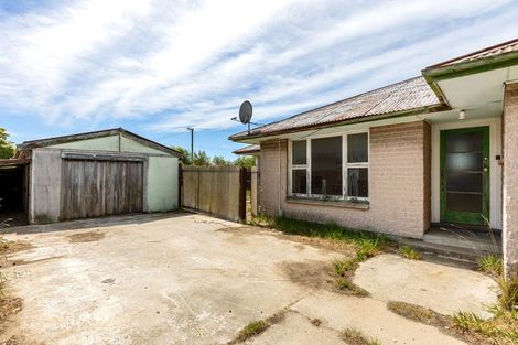 Photo of property in 15 Vancouver Crescent, Wainoni, Christchurch, 8061