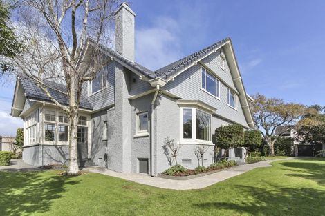 Photo of property in 32 Barrett Street, Westown, New Plymouth, 4310