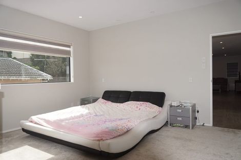 Photo of property in 83a Lake Road, Northcote, Auckland, 0627