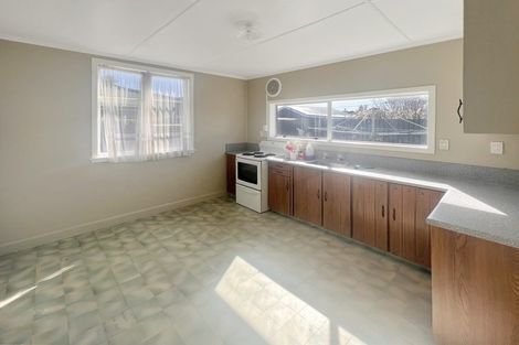 Photo of property in 5 Arawa Place, Castlecliff, Whanganui, 4501