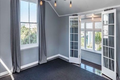 Photo of property in 6 Newman Terrace, Thorndon, Wellington, 6011