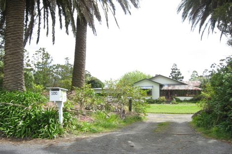 Photo of property in 90 Station Road, Kumeu, 0891