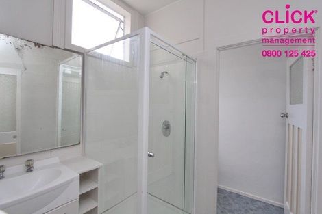 Photo of property in 11 Eglinton Road, The Glen, Dunedin, 9011