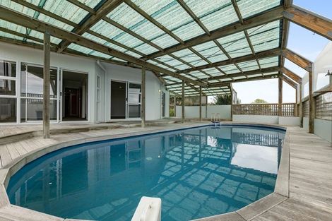 Photo of property in 2 Findlay Street, Moturoa, New Plymouth, 4310