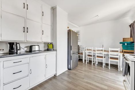 Photo of property in 20 Cook Street, Marfell, New Plymouth, 4310