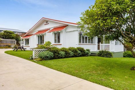 Photo of property in 4 Price Street, Westown, New Plymouth, 4310