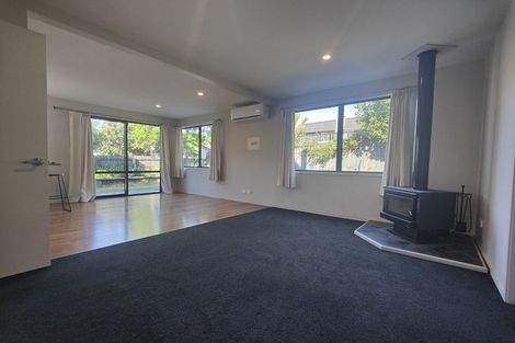 Photo of property in 1/5 Cambric Place, Botany Downs, Auckland, 2010