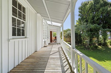 Photo of property in 90 Pendarves Street, New Plymouth, 4310