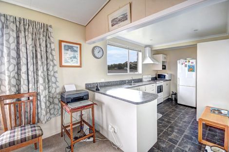 Photo of property in 14 Winston Place, Kew, Dunedin, 9012