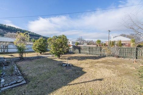 Photo of property in 8 Fraser Street, Clyde, 9330