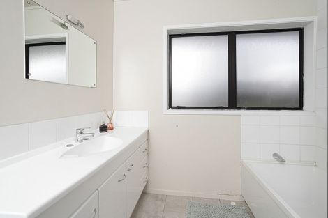 Photo of property in 46 Barnhill Crescent, Pahurehure, Papakura, 2113