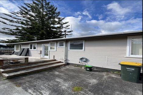 Photo of property in 5 Waipani Road, Te Atatu Peninsula, Auckland, 0610