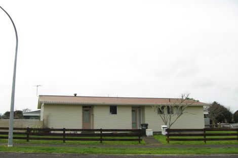 Photo of property in 1 Kapui Place, Waitara, 4320