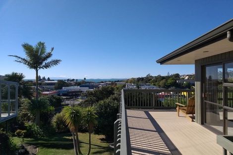 Photo of property in 14a Glencoe Road, Browns Bay, Auckland, 0630