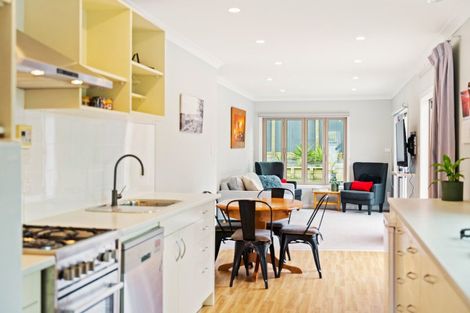 Photo of property in 50 Seaview Road, Paraparaumu Beach, Paraparaumu, 5032