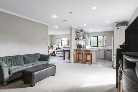 Photo of property in 3 Vadam Road, Massey, Auckland, 0614