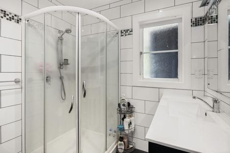 Photo of property in 194 Aro Street, Aro Valley, Wellington, 6021