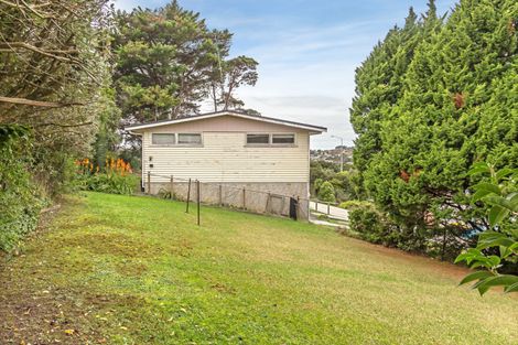 Photo of property in 59 Totaravale Drive, Totara Vale, Auckland, 0629