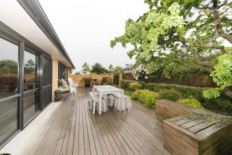Photo of property in 66 Roberts Line, Kelvin Grove, Palmerston North, 4414