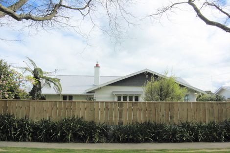 Photo of property in 12 Selwyn Crescent, College Estate, Whanganui, 4500