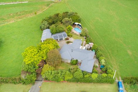 Photo of property in 17 Aranui Road, Kairanga, Palmerston North, 4475