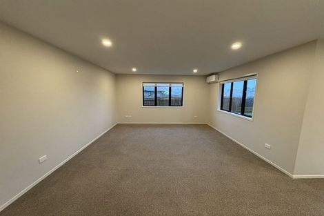 Photo of property in 5 Totarahoe Lane, Whalers Gate, New Plymouth, 4310