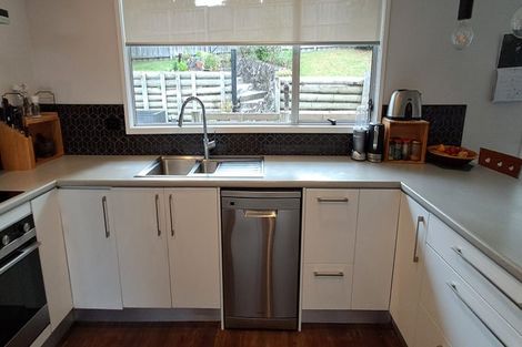 Photo of property in 15 Mile Place, Henderson, Auckland, 0612