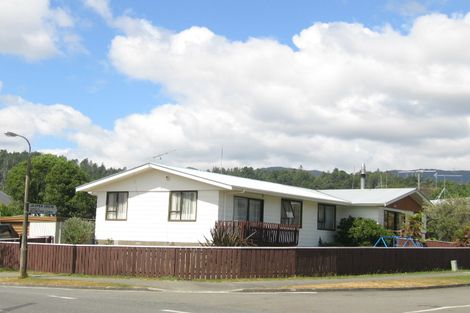 Photo of property in 1/72 Gemstone Drive, Birchville, Upper Hutt, 5018