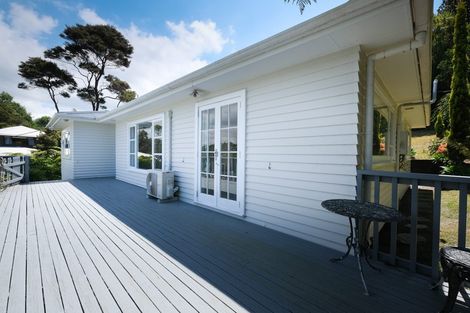 Photo of property in 2/17 Woodlands Crescent, Browns Bay, Auckland, 0630