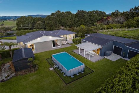 Photo of property in 247 Burtt Road, Paerata, Drury, 2578