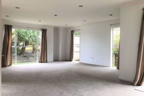 Photo of property in 23 Gibbston Crescent, Flat Bush, Auckland, 2016