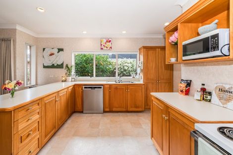 Photo of property in 1 Greenaway Road, Waikanae, 5036