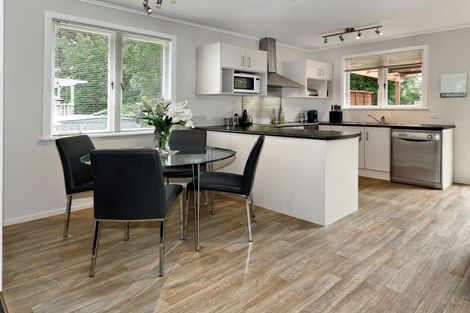 Photo of property in 4 Paewai Road, Glen Eden, Auckland, 0602