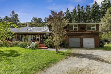 Photo of property in 84 Crowther Road, Wainuiomata, 5373
