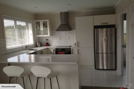 Photo of property in 147 Glenfield Road, Hillcrest, Auckland, 0626