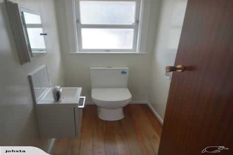 Photo of property in 17 Thurleigh Grove, Karori, Wellington, 6012