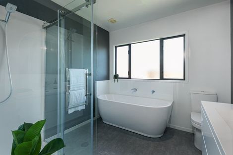 Photo of property in 12 Brooker Place, Waipukurau, 4200