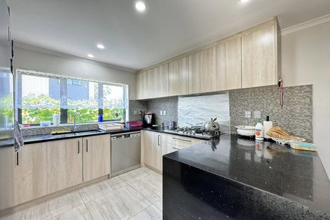 Photo of property in 8a Martin Road, Manurewa, Auckland, 2102