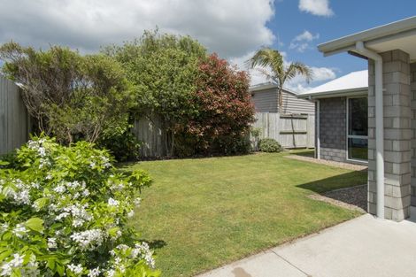 Photo of property in 21 Butterworth Crescent, Papamoa Beach, Papamoa, 3118