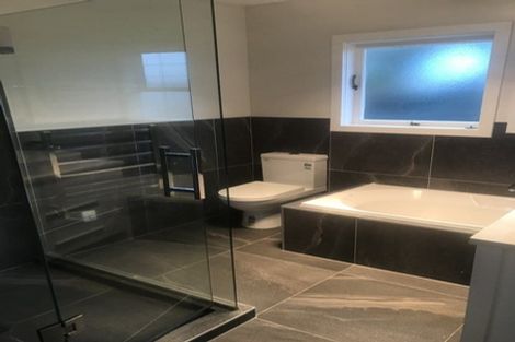 Photo of property in 2/20 Tonar Street, Northcote, Auckland, 0627