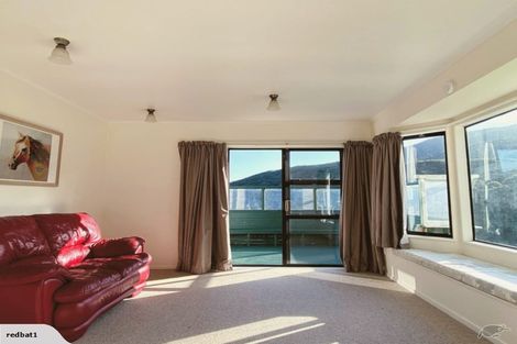 Photo of property in 117 Stratton Street, Normandale, Lower Hutt, 5010