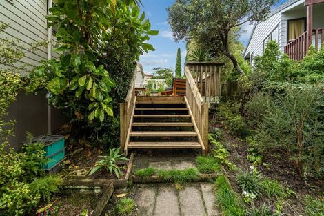 Photo of property in 3 Emery Grove, Bayview, Auckland, 0629